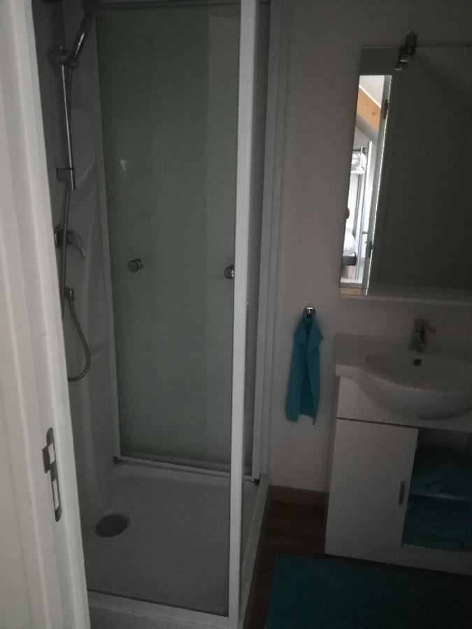 Bed and Breakfast Les Fermiers Giremoutiers Екстер'єр фото